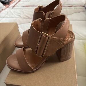 Lucky Brand leather sandals